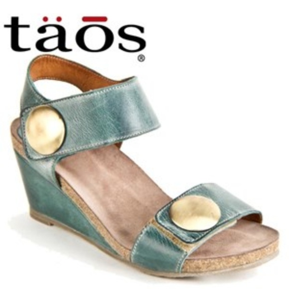 taos carousel sandals